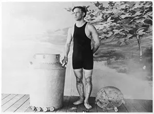 HOUDINI WITH CANISTER