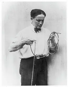 Magic Circle: HOUDINI AND ROPE C1920