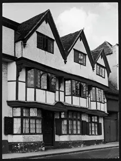 Dunstan: HOUSE OF AGNES