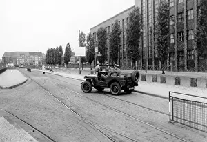 Barbwire: House of Broadcasting in Berlin sealed off by British troops