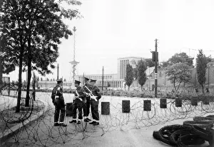 Barbwire: House of Broadcasting in Berlin sealed off by British troops