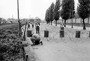 Barbwire: House of Broadcasting in Berlin sealed off by British troops