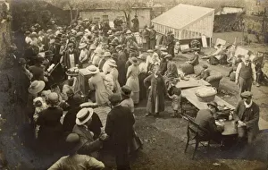Auctioneer: House clearance auction in a garden