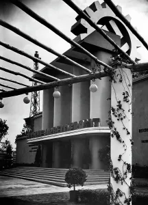 Funkturm: The house of DAF at the Berlin Flower Show, 1934