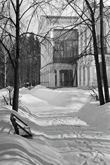 Maxim: House in Gorki