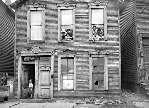 Rundown: house - poverty - Chicago