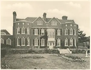Enriched: House In Surrey, Garden Front