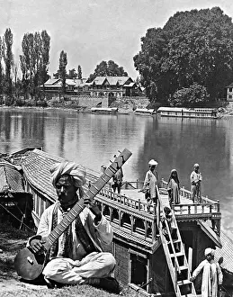 Kashmir: Houseboat in Srinagar, 1905
