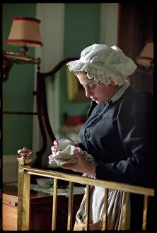 Simon Roberts: HOUSEMAID DUSTING