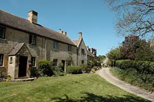Cotswold: Houses at Broad Hampton, Gloucestershire