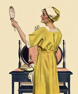 Cleans: Housewife admires Mirror