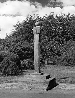 Renfrewshire: HOUSTON MARKET CROSS