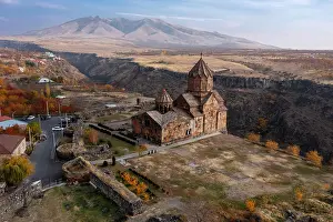 Canyon: Hovhannavank monastery, Ohanavan, Aragatsotn, Armenia