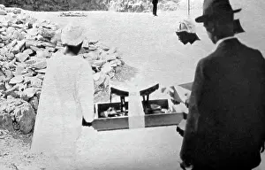 Carnarvon: Howard Carter - artifacts removed from tomb of Tutankhamen
