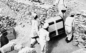 Carnarvon: Howard Carter - artifacts removed from tomb of Tutankhamen