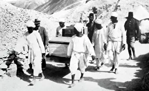 Carnarvon: Howard Carter - artifacts removed from tomb of Tutankhamen
