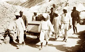 Carnarvon: Howard Carter - artifacts removed from tomb of Tutankhamen