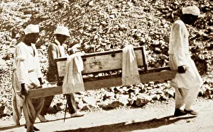 Carnarvon: Howard Carter - artifacts removed from tomb of Tutankhamen