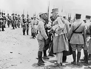 Legionnaire: Hubert Lyautey with soldiers in Morocco, 1925