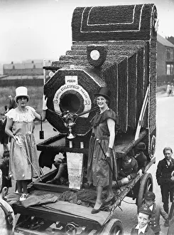 Ecclesfield: Huge copy of a camera