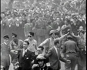 Gaulle: Huge Crowd Walking Through the Streets Of Paris