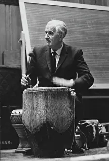 Ethnomusicologists: Hugh Tracey drumming demo, Drum, Hugh Tracey, Internation