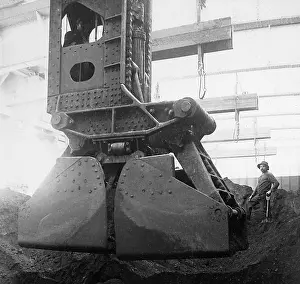 Conneaut: A Hughlett clam-shell hoist with a 12 ton bite