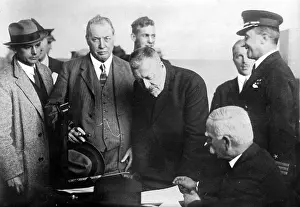Proper: Hugo Eckener upon arrival of the Zeppelin after its transatl