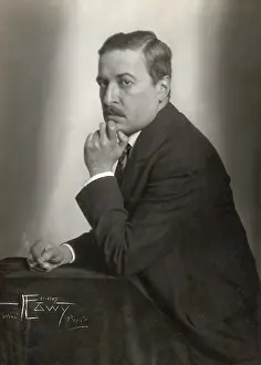 Hofmannsthal: Hugo von Hofmannsthal, smoking