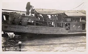 Tread: Human-powered Paddler Wheeler Ship, China