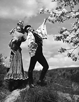 Flouncy: HUNGARIAN DANCERS
