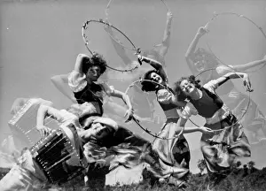 Strains: HUNGARIAN HOOP DANCERS