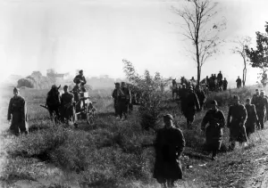 Staging: Hungarian soldiers on the way to the front, 1944