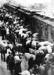 Sacks: Hunger and hoarding trips in Westphalia, 1917