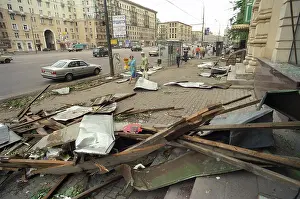 Prospekt: Hurricane aftermath in Moscow, 1998