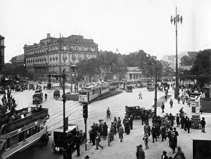 Bustle: Hustle and bustle on Potsdamer Platz in Berlin, around 1925