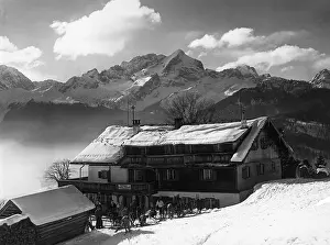 Skiier: The hut Eckbauer in the Wettersteingebirge