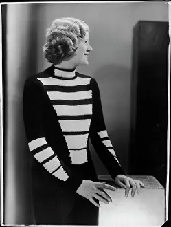Diminishing: HUZZAR JUMPER 1933