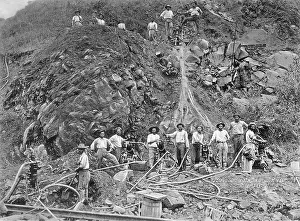 Culebra: Hydraulic drills at work on Culebra Cut