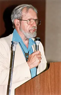 Ufos: HYNEK, 1984
