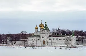 Kostroma: Hypatian Monastery in Kostroma, 2000