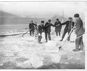 Perishable: Ice collection on Vltava River