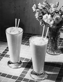 Sundae: ICE CREAM SUNDAES