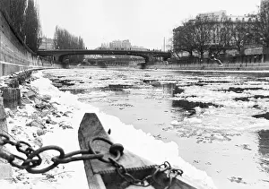Imagno Brandstätter Images Gmbh: Ice floes float on Vienna Danube Canal 1972