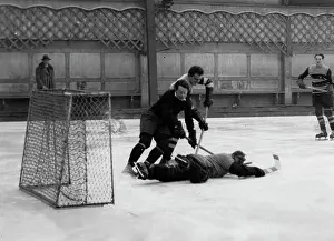 Uphill: Ice hockey game