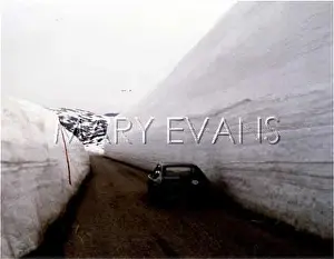 Northwards: ICE ON NORWEGIAN ROAD