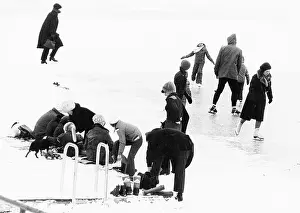 Donau: Ice skating on Old Danube 1979