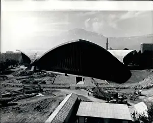 Gangs: Ice stadium in Grenoble for Winter Olympics