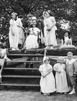 Ickwell: ICKWELL MAY QUEEN