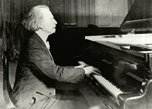 Ignacy: Ignacy Paderewski playing the piano